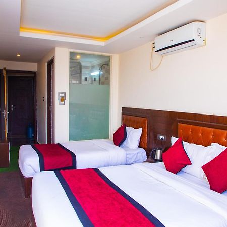 Hotel De Universal Kathmandu Bagian luar foto