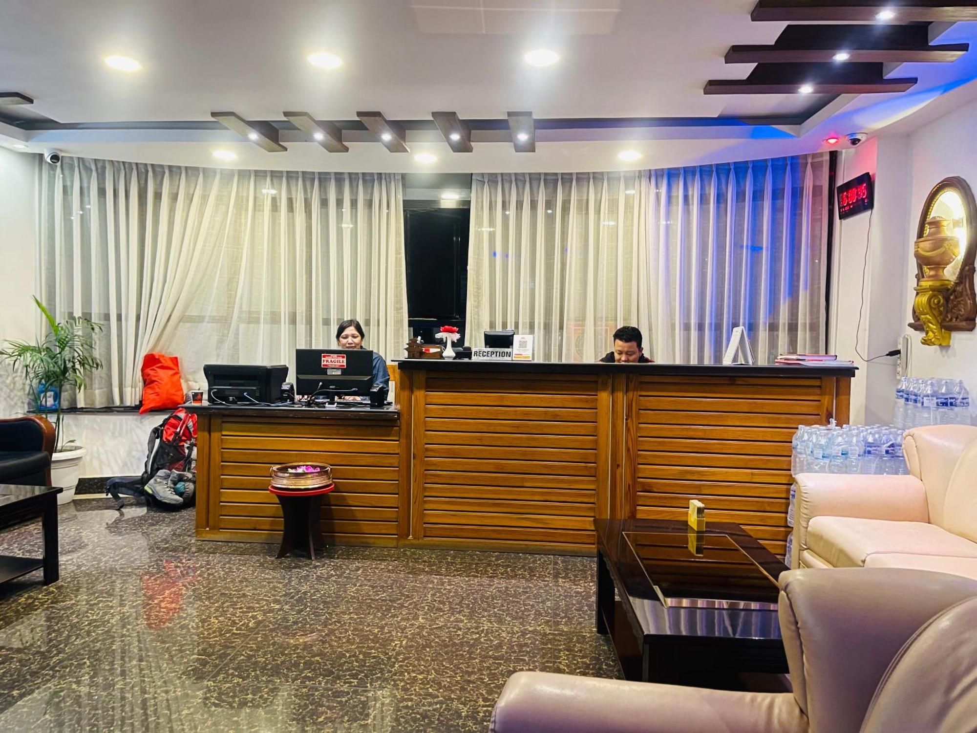Hotel De Universal Kathmandu Bagian luar foto