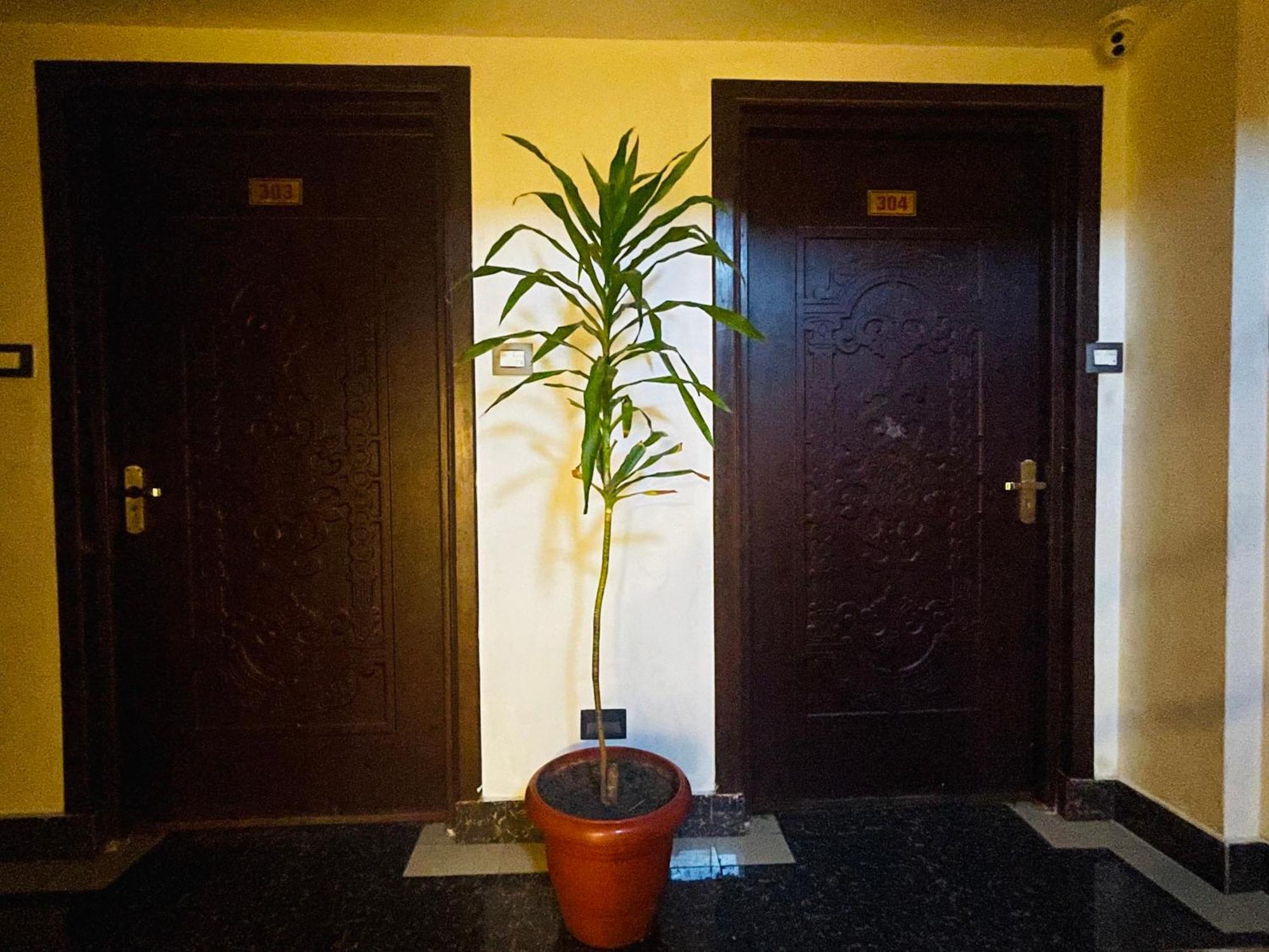 Hotel De Universal Kathmandu Bagian luar foto