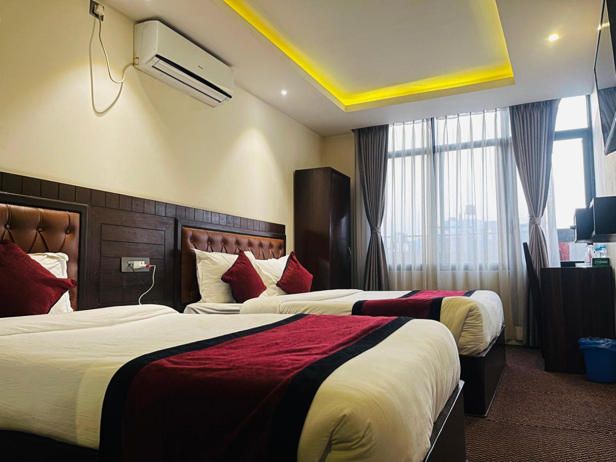 Hotel De Universal Kathmandu Bagian luar foto