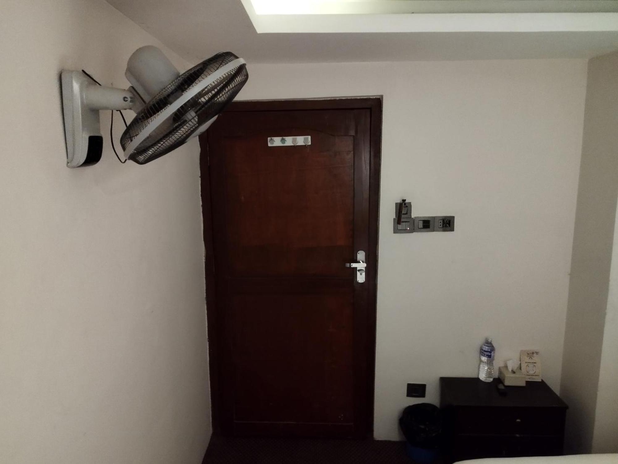 Hotel De Universal Kathmandu Bagian luar foto